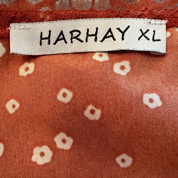 Harhay V-Neck Lace Trim Tank Top - Picture 7 of 9